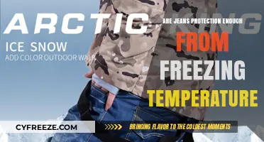 Jeans in Winter: Sufficient Protection Against Freezing Temperatures?